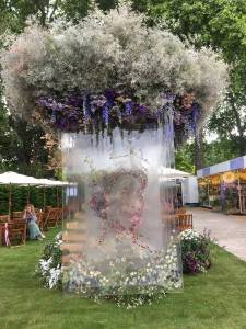 queen-installation-chelsea-flower-show-jpg-1653388917.thumb.jpg.bec9ca8c270449c231f738ec235fddb2.jpg