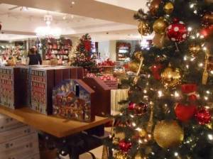 Christmas-Fortnum-Mason-London-Advent-Calendars.thumb.jpg.0d09393b4331668d36fb5c497374944d.jpg