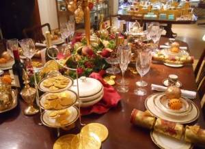 Christmas-Fortnum-Mason-London-Dinner-Table-Setting.thumb.jpg.75b80ba7e70be1b76d2ebbe04cb8d8f6.jpg