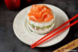 1680847704_food-pibig-info-p-sushi-tort-sloyami-s-krasnoi-riboi-vkontak-12.thumb.jpg.eee3e85305514070647d5b7fbca6bf5f.jpg