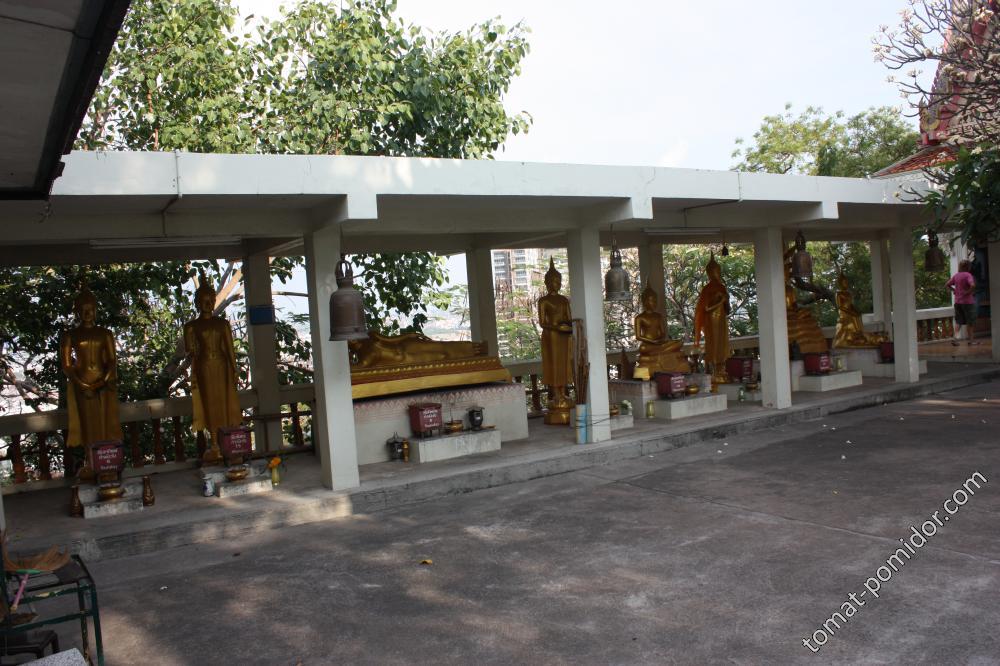 храм Wat Khao Phra Bat, будды на каждый день